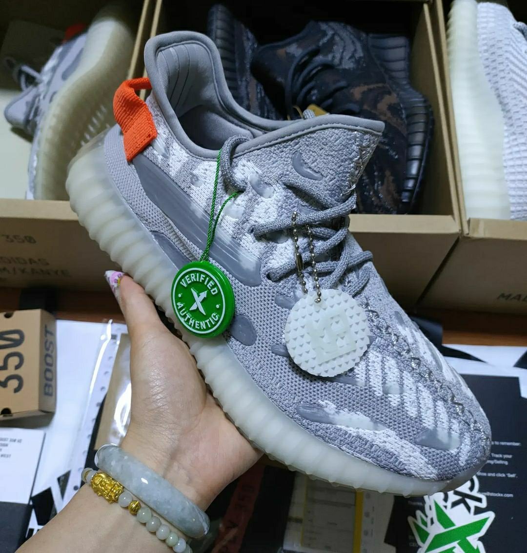 Buy Yeezy Shoes Pallet