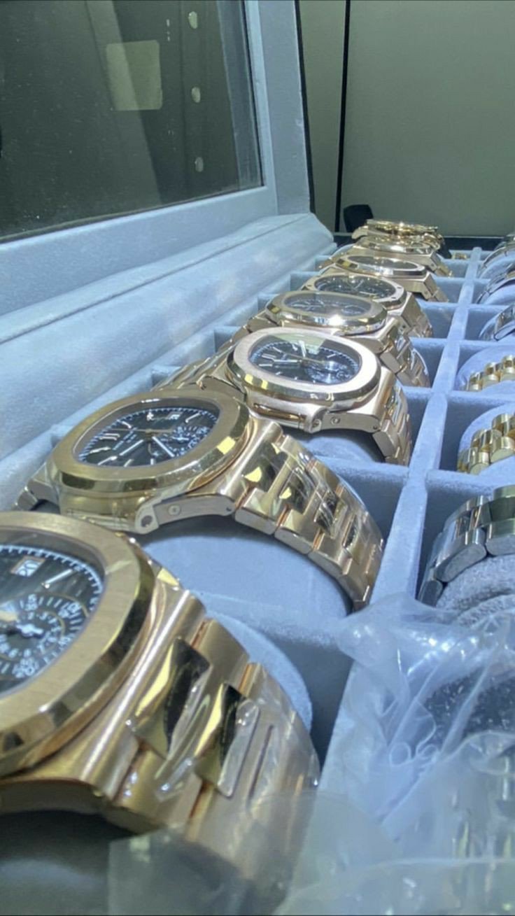 CASUAL WATCH PALLETS FOR SALE