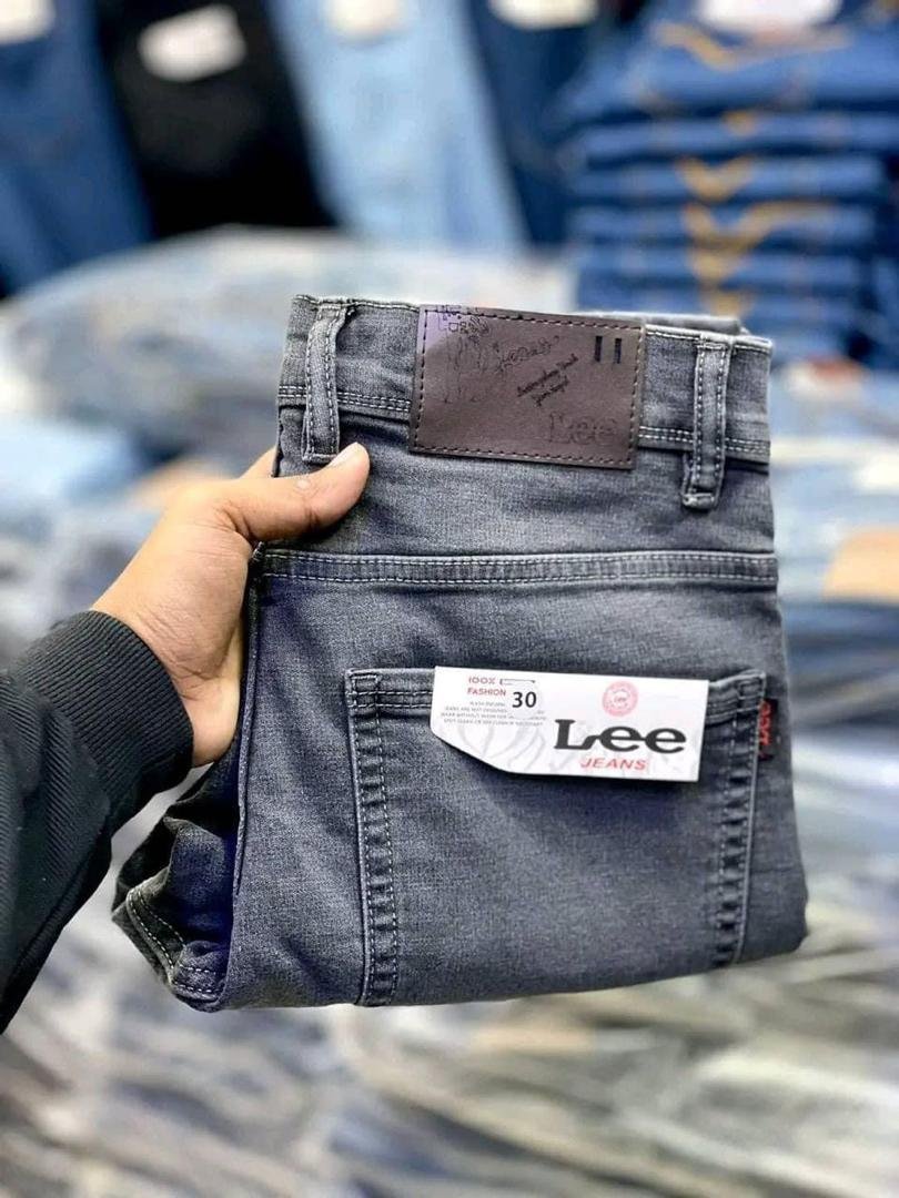 Pallets Levi’s clothes